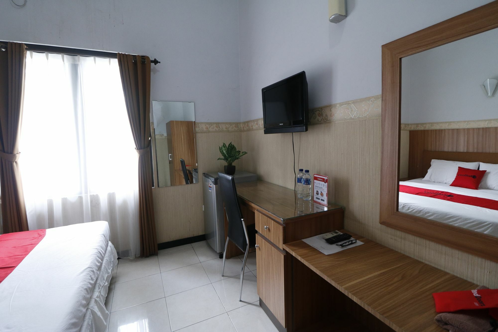 Reddoorz Plus Near Undip Tembalang Hotel Semarang Exterior foto