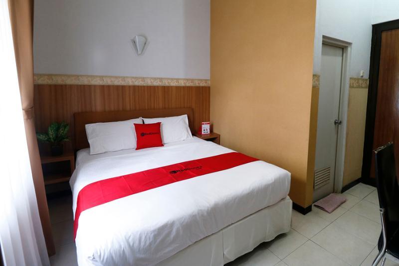 Reddoorz Plus Near Undip Tembalang Hotel Semarang Exterior foto